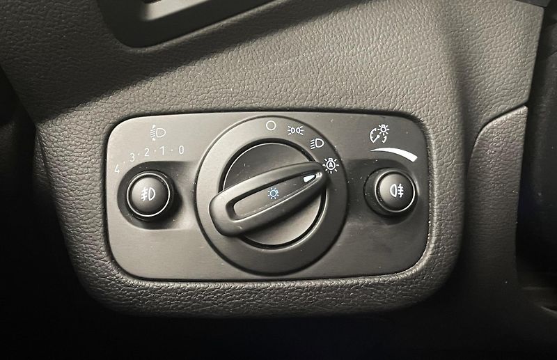 Ford Kuga Titanium 1,5Eoboost, ČR, 1.MAJ - fotka 21 z 27