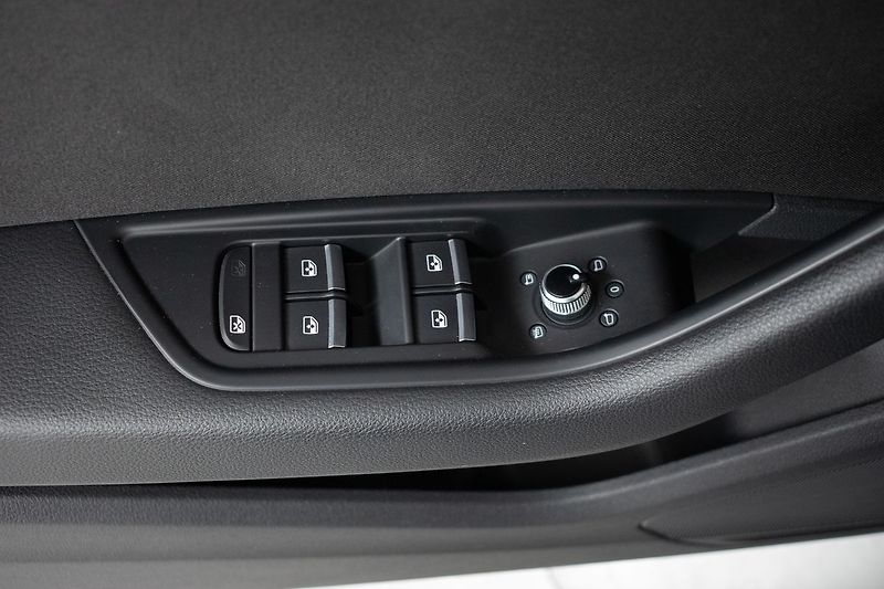 Audi A4 2.0TDI 150kW *ACC*PO ROZVODECH - fotka 15 z 41