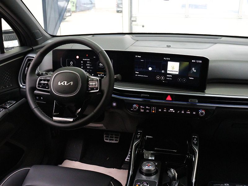 Kia Sorento 2,2 CRDi 4x4 8DCT TOP  - fotka 7 z 17