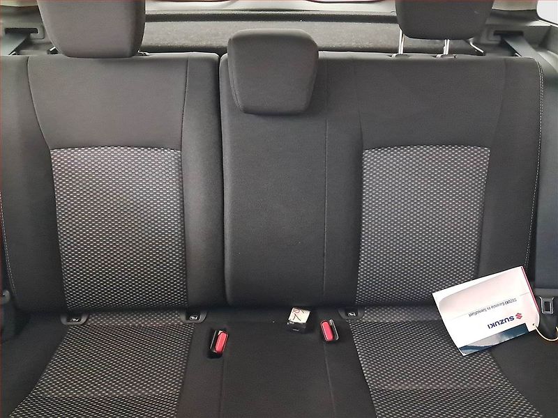 Suzuki Vitara (2023) 1.4 BoosterJet - fotka 10 z 22
