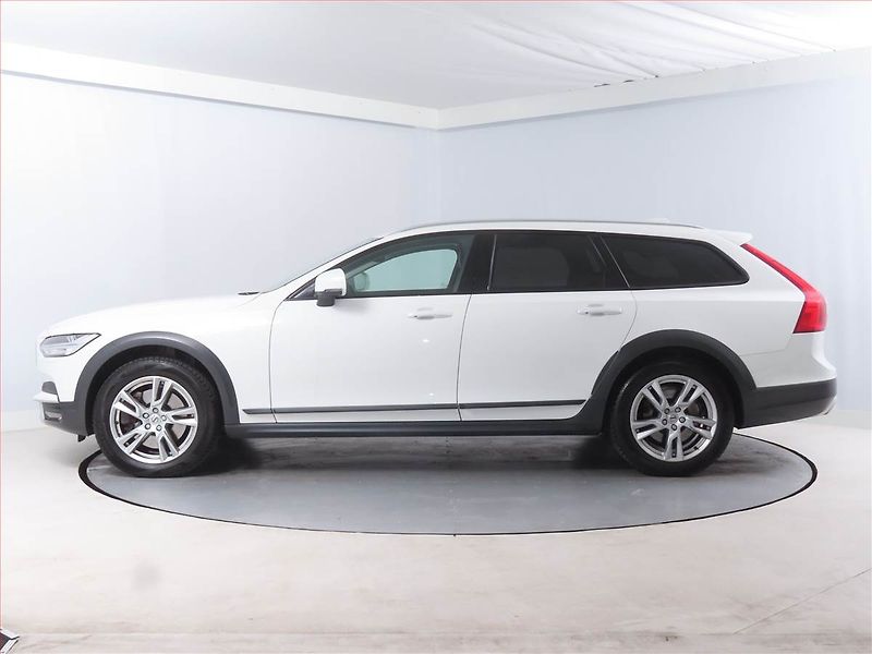 Volvo V90 (2018) Cross Country - fotka 3 z 17