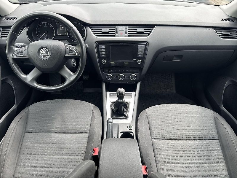 Škoda Octavia (2013) 2.0 TDI CR DPF Elegance - fotka 5 z 29