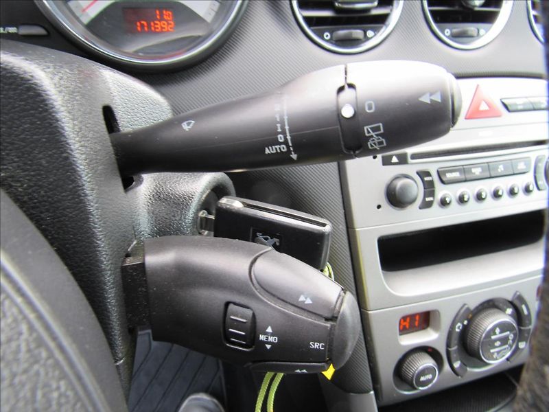 Peugeot 308 1,6 THP 110kW - fotka 19 z 28