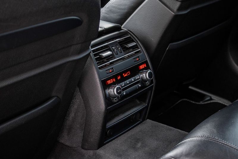 BMW Řada 7 - fotka 24 z 24