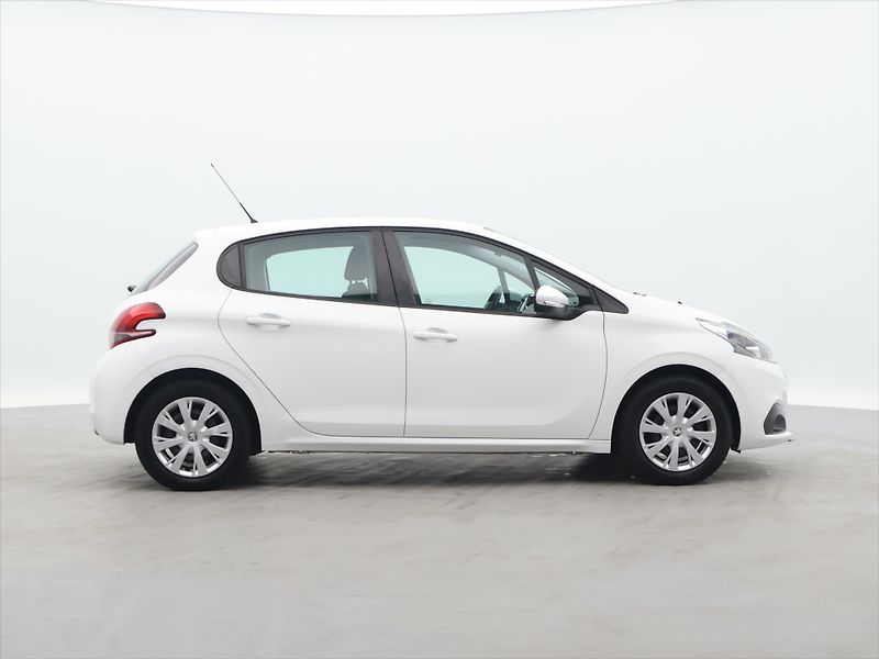 Peugeot 208 1,2 PureTech Klima CZ 1.Maj. - fotka 8 z 32
