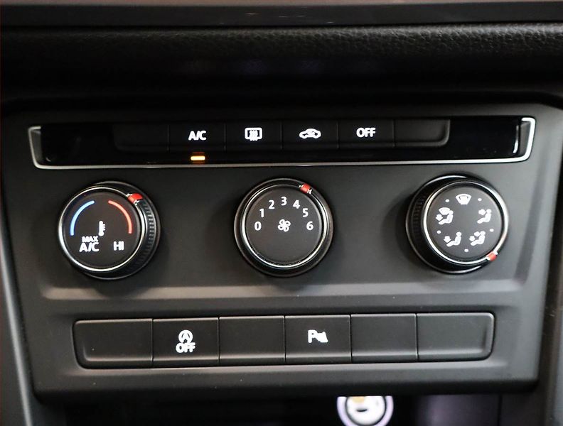 Volkswagen Touran (2018) Comfortline 1.6 TDI, Tempomat - fotka 13 z 17