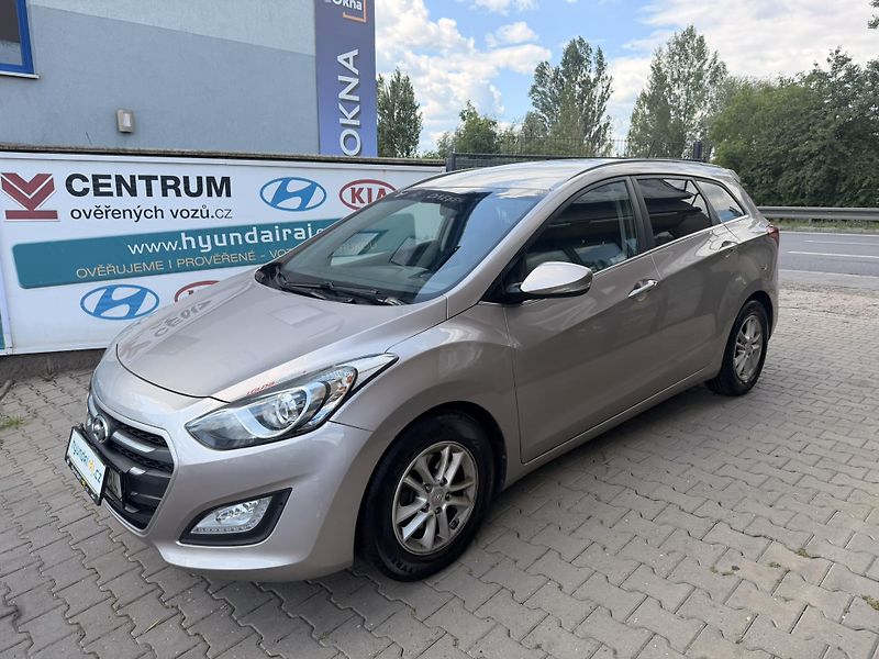 Hyundai i30 (2015) 1.6-NÍZKÁ SPOTŘEBA-AUT-SENZORY - fotografie inzerátu