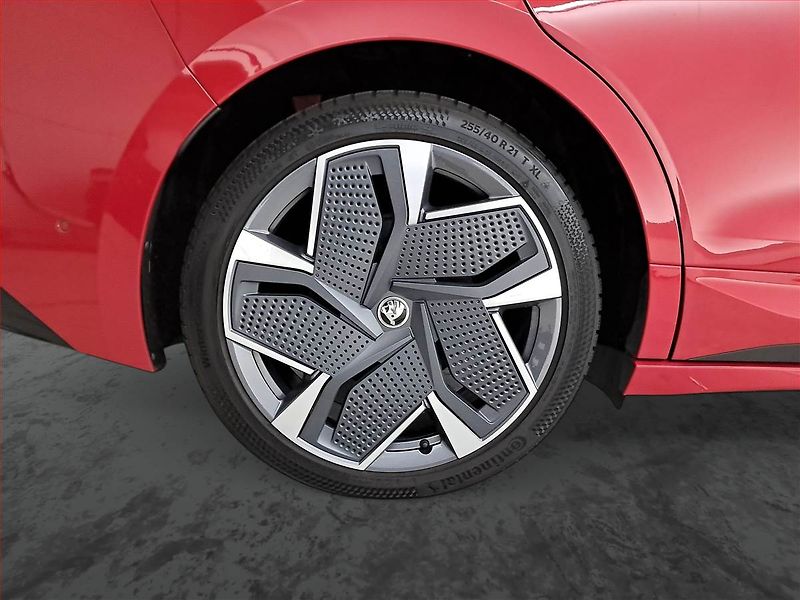 Škoda Enyaq (2023) iV RS (82 kWh) - fotka 15 z 17