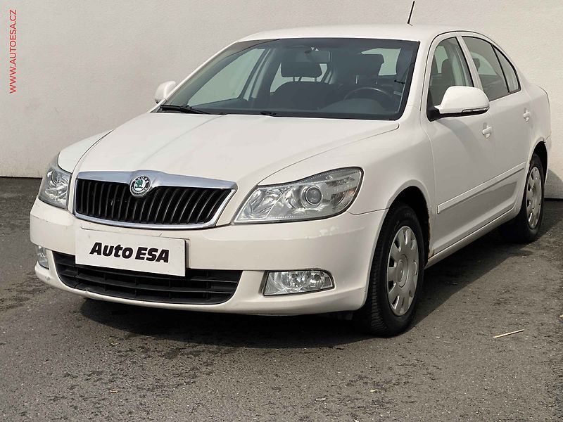 Škoda Octavia (2011) 1.6 TDi, ČR, Elegance - fotka 3 z 15