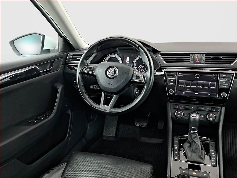 Škoda Superb (2017) Laurin&Klement 2.0 TDI 4x4 - fotka 7 z 24