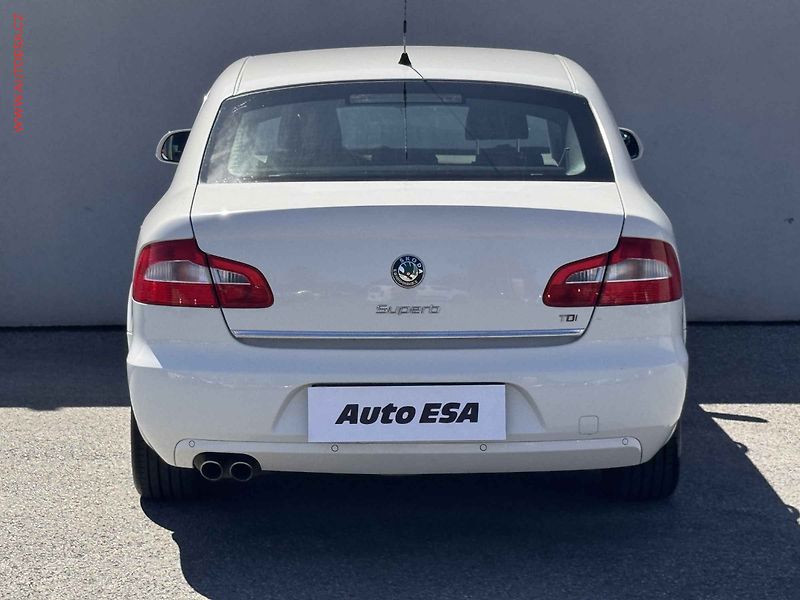Škoda Superb (2009) 2.0 TDi, ČR, Ambition, DSG - fotka 5 z 14