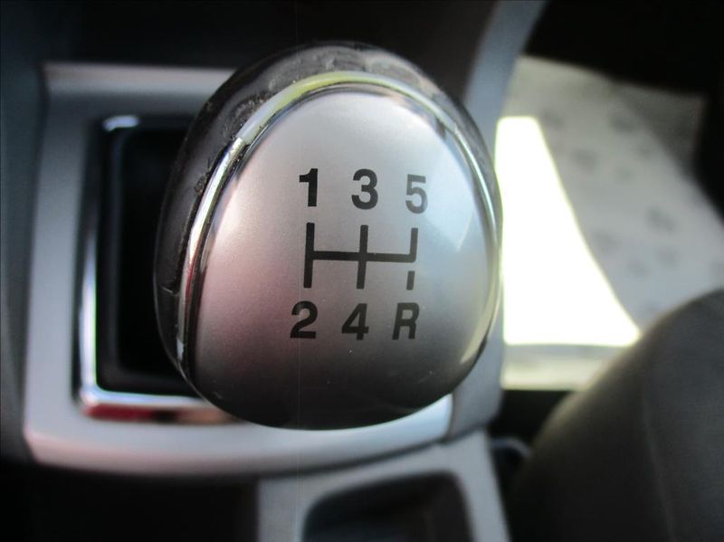 Ford Focus 1,6 i, klima, serv. kniha, - fotka 23 z 33