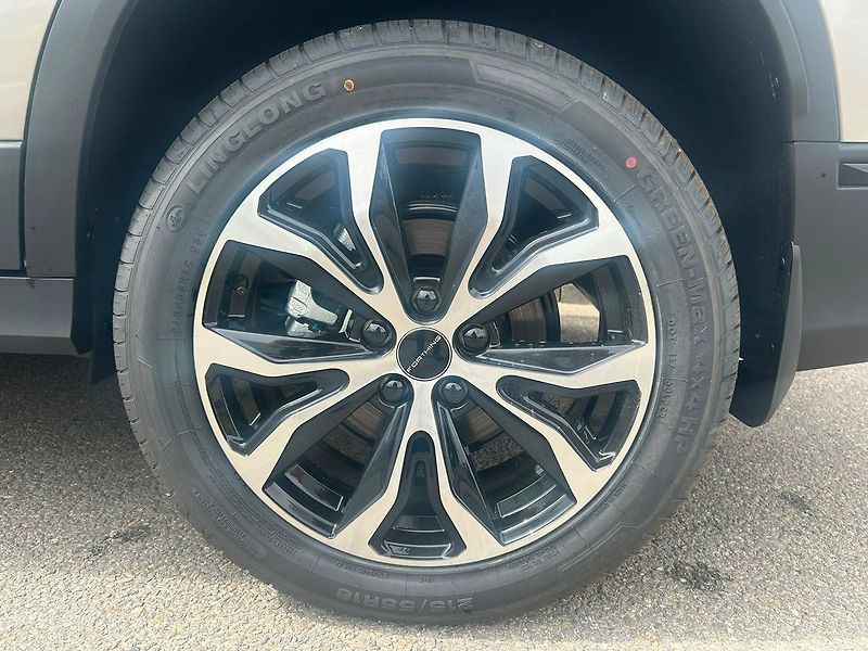 Dongfeng Ostatní EXCLUSIVE - fotka 21 z 22