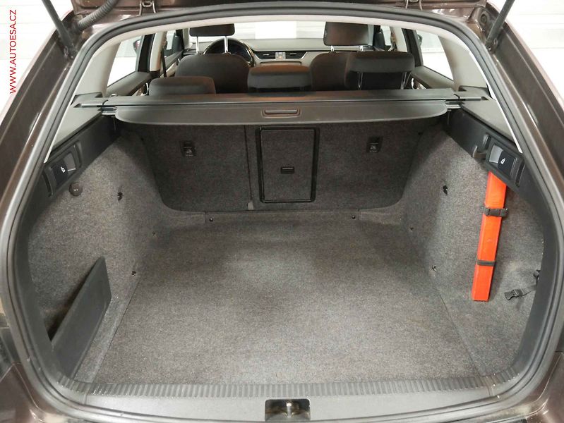 Škoda Octavia (2014) 1.6 TDi, 1.maj, AC, tempo - fotka 7 z 14
