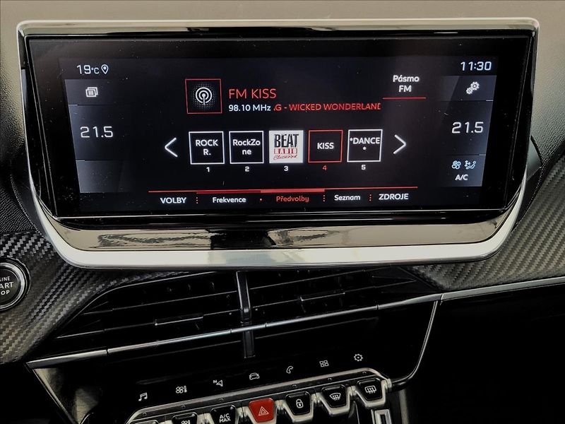 Peugeot 2008 1,2 Allure,navi,klima,Led - fotka 31 z 50