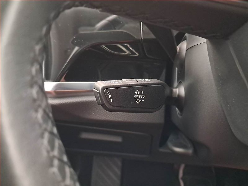 Audi Q3 (2024) S line 35 TFSI - fotka 17 z 19