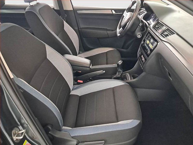 Škoda Rapid (2017) 1.0 TSI, Navi, Bi-Xenony - fotka 9 z 20