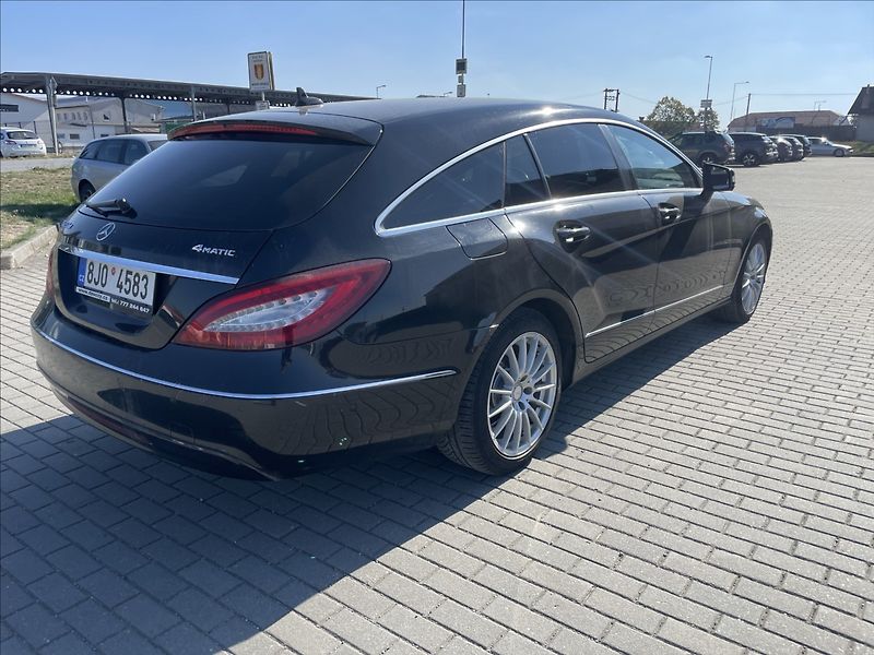 Mercedes-Benz CLS 2,2 250d 4-Matic 150kw GPS LED - fotka 4 z 35
