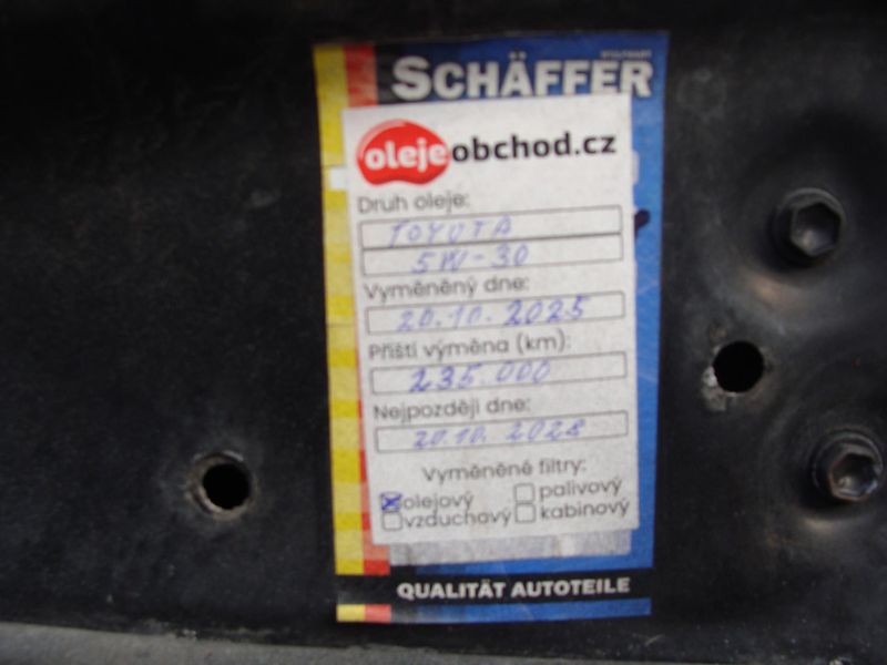 Toyota Prius 1.5i/E, 57 kW, REZERVACE - fotka 26 z 30