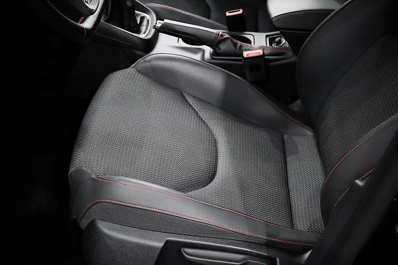 Seat Leon 1.4 TSI 92 kW FR - fotka 15 z 34