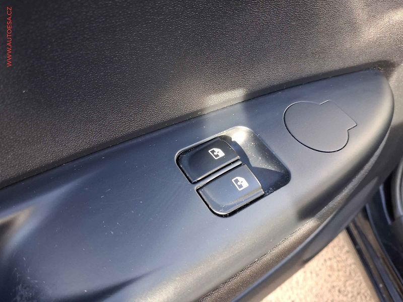 Hyundai i20 (2014) 1.2 i, Fifa WorldCup, AC, - fotka 14 z 15