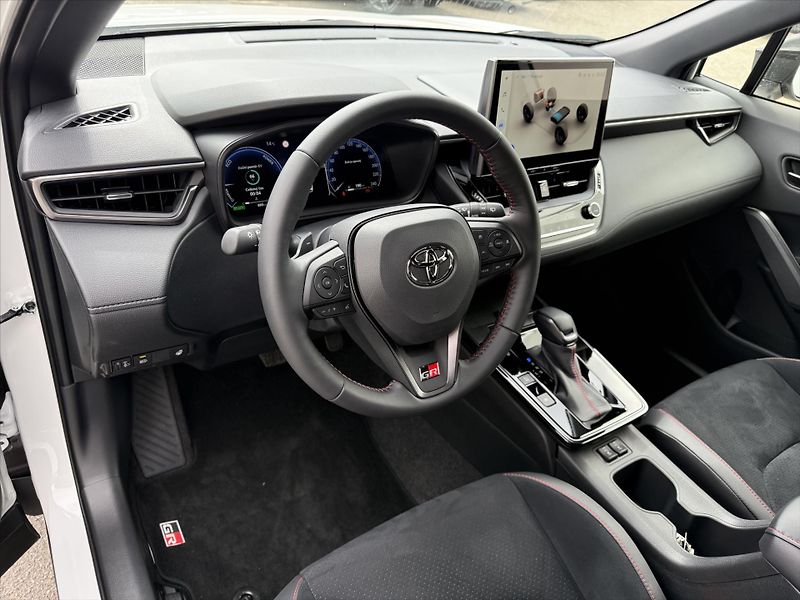 Toyota Corolla Cross 2,0 GR sport, Hybrid - fotka 8 z 24