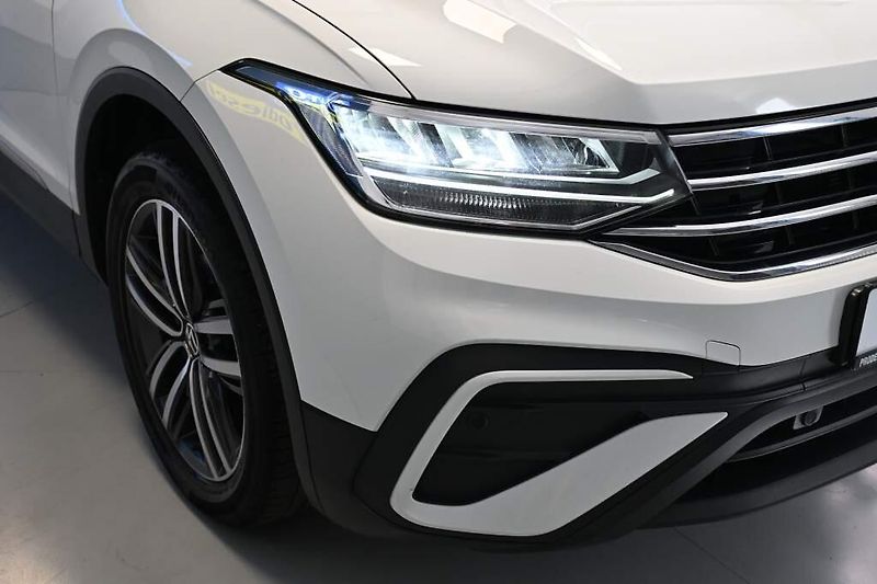 Volkswagen Tiguan Allspace (2023) 2.0 DSG LED 7Míst ACC Virtual - fotka 27 z 32