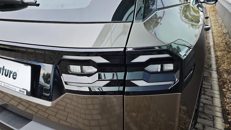 Jeep Compass (2026) Altitude hybrid 145PS automat  - fotka 13 z 39
