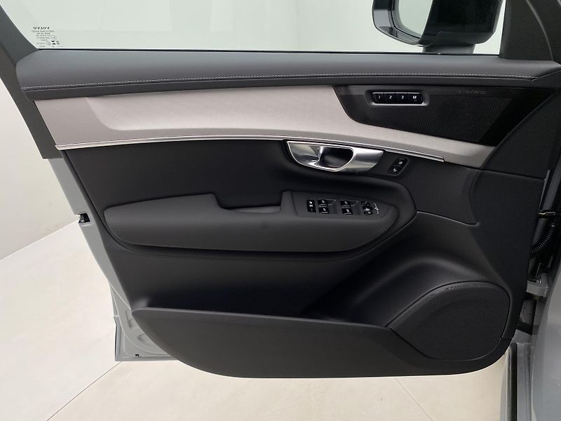 Volvo XC90 (2026) B5 AWD BLACK EDITION PLUS 7m - fotka 7 z 69