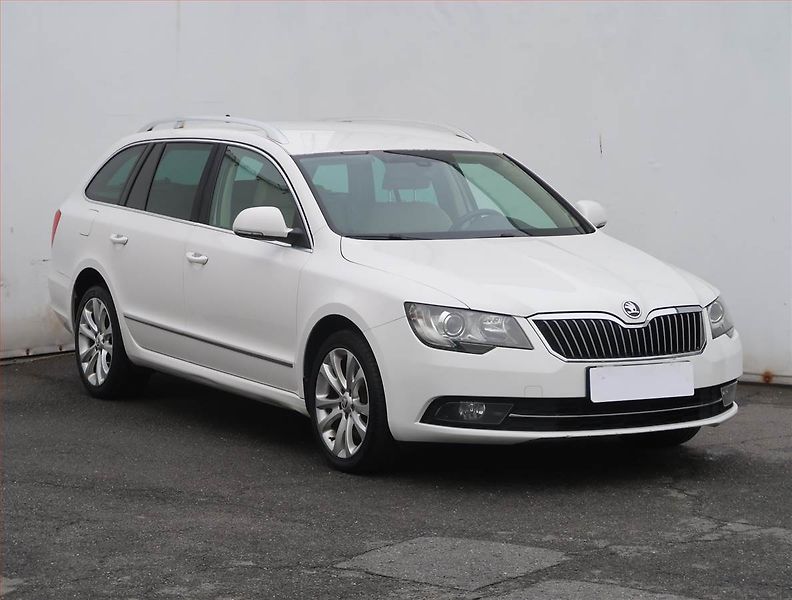 Škoda Superb (2013) Elegance 2.0 TDI, Navi - fotografie inzerátu