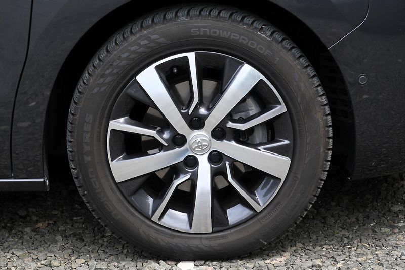Toyota ProAce Verso 2.0d 130 kW, L2, VIP, Tažné - fotka 13 z 44