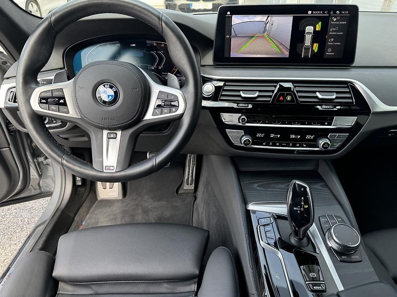 BMW Řada 5 520d xDrive Touring - fotka 6 z 17