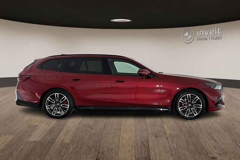 BMW Řada 5 řady 5 | 520d xDrive - fotka 2 z 24