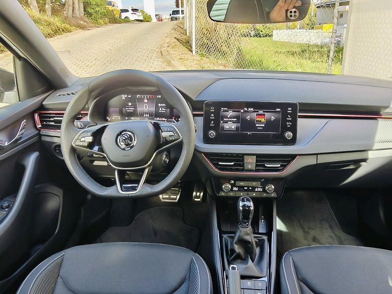 Škoda Scala (2024) 1,5 TSI 110 kW Monte Carlo DSG - fotka 22 z 44