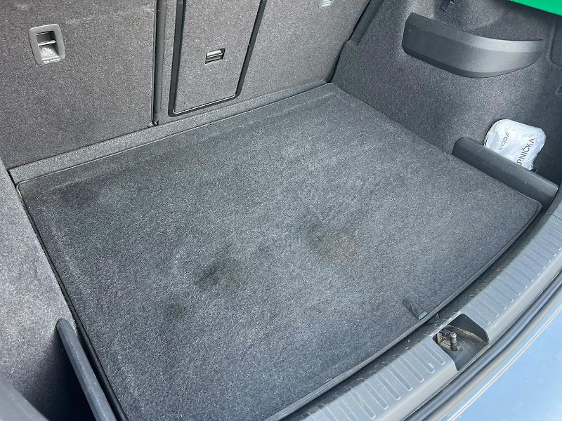 Škoda Karoq Sportline Exclusive 2,0 TDI 11 - fotka 26 z 30