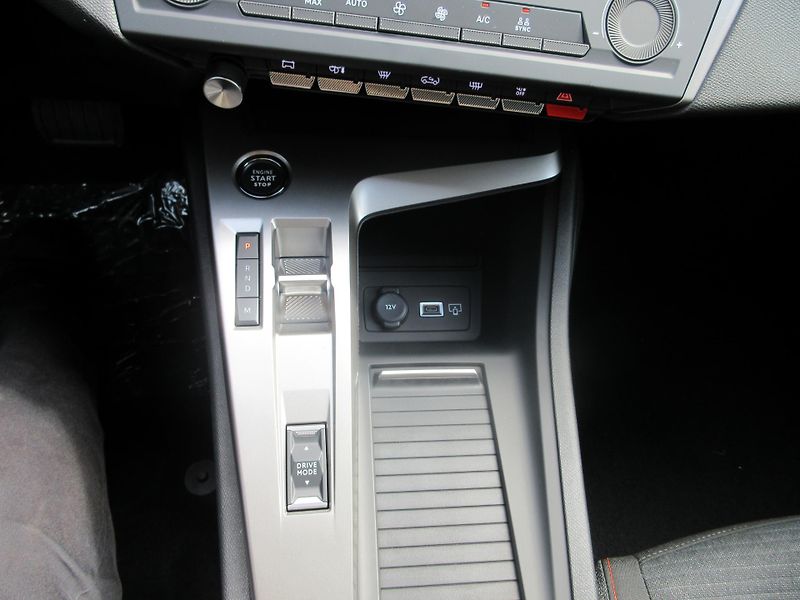 Peugeot 308 (2025) SW STYLE Hybrid 145 e-DCS6 - fotka 25 z 31