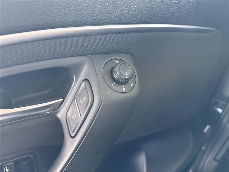 Volkswagen Polo 1,2   TSI 66KW,HIGHLINE,1.MAJ - fotka 11 z 22