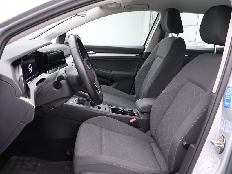 Volkswagen Golf 1.5 TSI EVO 110kW Life DPH CZ - fotka 11 z 29
