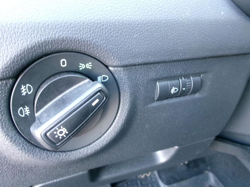 Škoda Octavia 2,0 TDI AUTOKLIMA - fotka 33 z 40