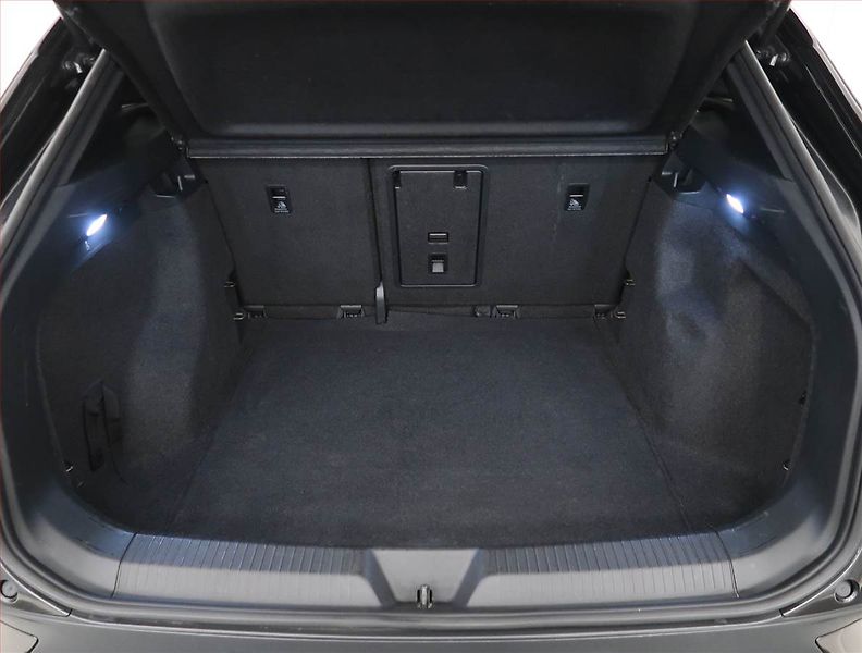 Volkswagen ID.4 (2020) Pro Perf. (82 kWh), SoH 93% - fotka 14 z 28