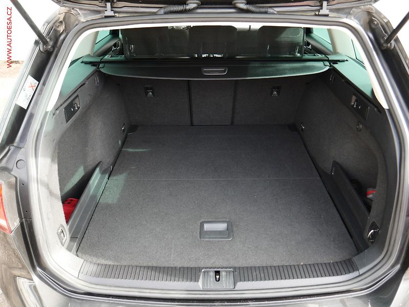 Volkswagen Passat (2017) 1.4 TSi, Comfortline, navi - fotka 8 z 19