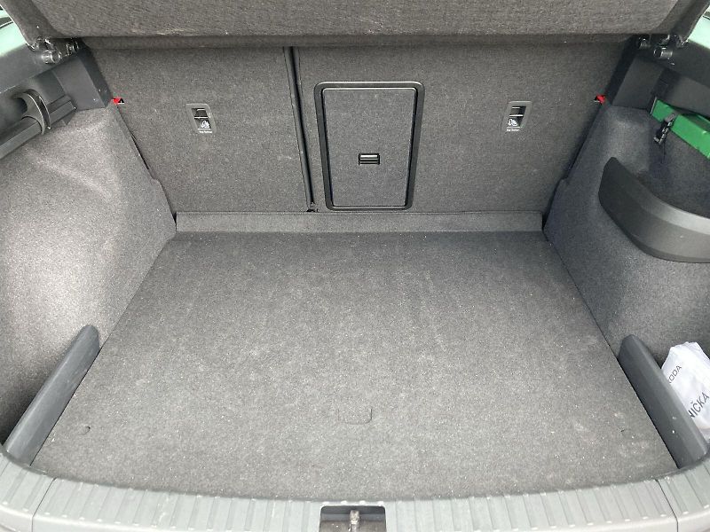 Škoda Karoq (2025) 2.0 TDI 4x4 DSG SportLine - fotka 33 z 39
