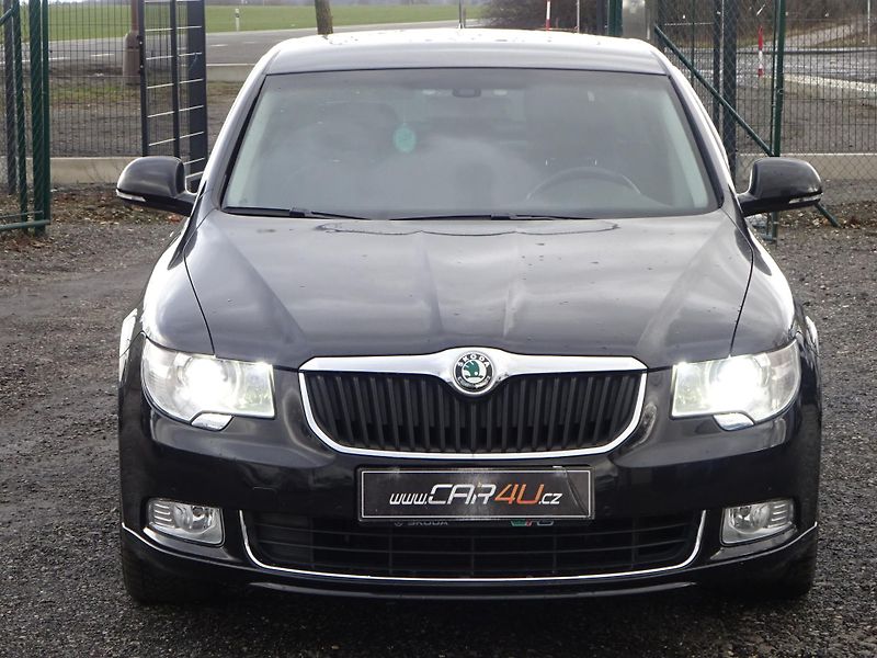 Škoda Superb 3.6FSI V6 191kW DSG 4x4  - fotka 2 z 29