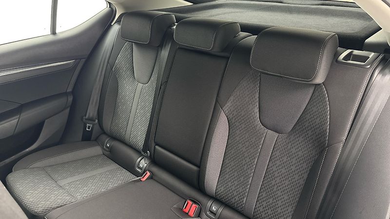 Škoda Octavia 1.4 TSI iV DSG Style - fotka 16 z 26