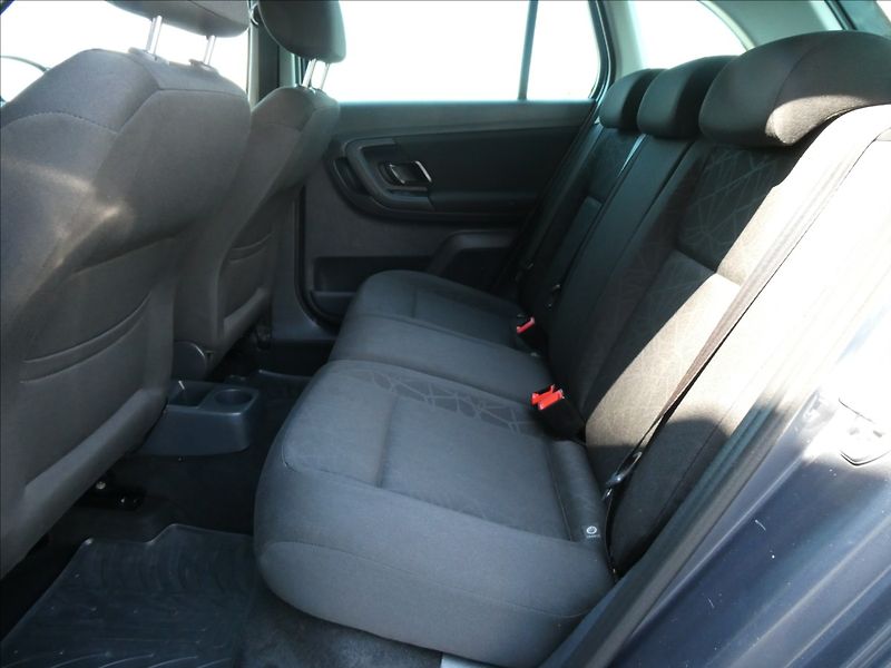 Škoda Fabia 1,2 TSi po servise,auto klima - fotka 18 z 48
