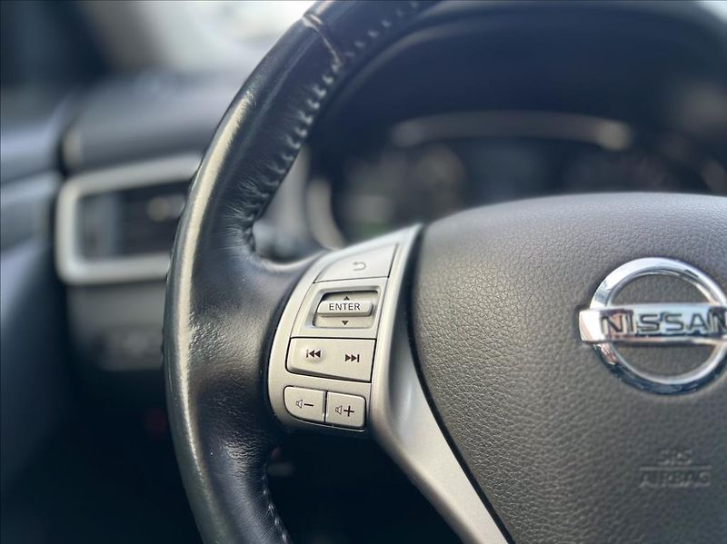Nissan X-Trail 1,6 dCi  7-míst automat - fotka 27 z 38
