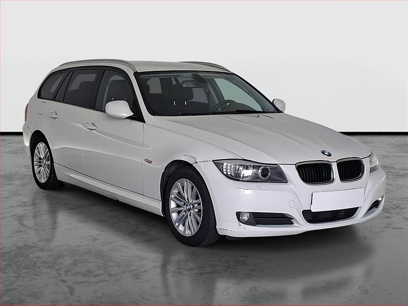 BMW Řada 3 (2012) 318 d, Xenony, Park. senzory - fotografie inzerátu