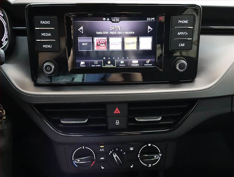Škoda Kamiq (2023) Ambition Plus 1.0 TSI, ČR - fotka 12 z 15