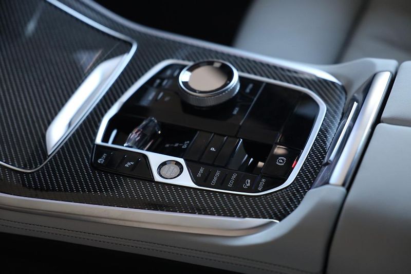 BMW X5 xDrive30d - fotka 12 z 18