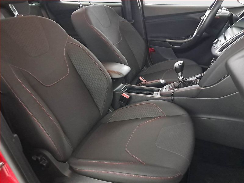 Ford Focus (2018) ST-Line 1.5 EcoBoost, ČR,1.maj - fotka 9 z 20
